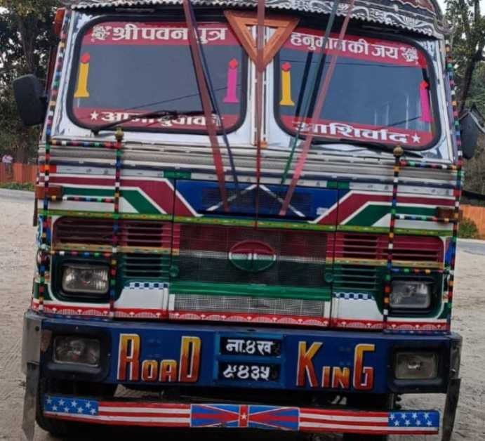 राजश्व छलिको आशंकामा  सामानसहितको ट्रक पक्राउ