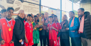 यूनिटी र ईडेन स्कुललाई जिल्ला स्तरीय फुटसल उपाधि