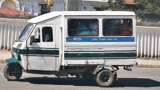 टेम्पो चलाएर दैनिक ३५ सय आम्दानी
