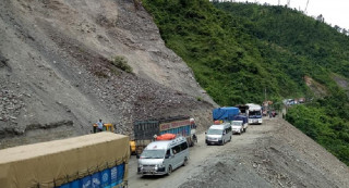 नारायणगढ-मुग्लिन सडक दुईतर्फी सञ्चालन