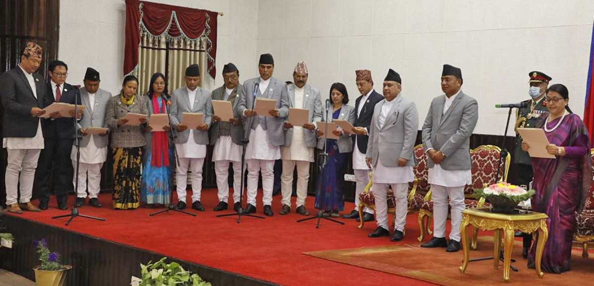 नयाँ मन्त्रीले लिए शपथ, कसलाई कुन मन्त्रालय  ?