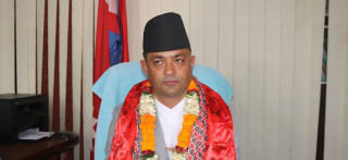 नर्सलाई कम पारिश्रमिक दिने संस्थाको नवीकरण हुँदैन : मन्त्री गिरी
