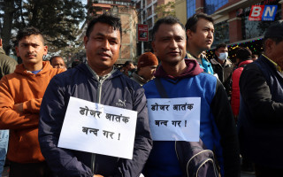 कामपा प्रमुख साहले ज्यादति गरेको भन्दै स्थानीयले गरे विरोध 