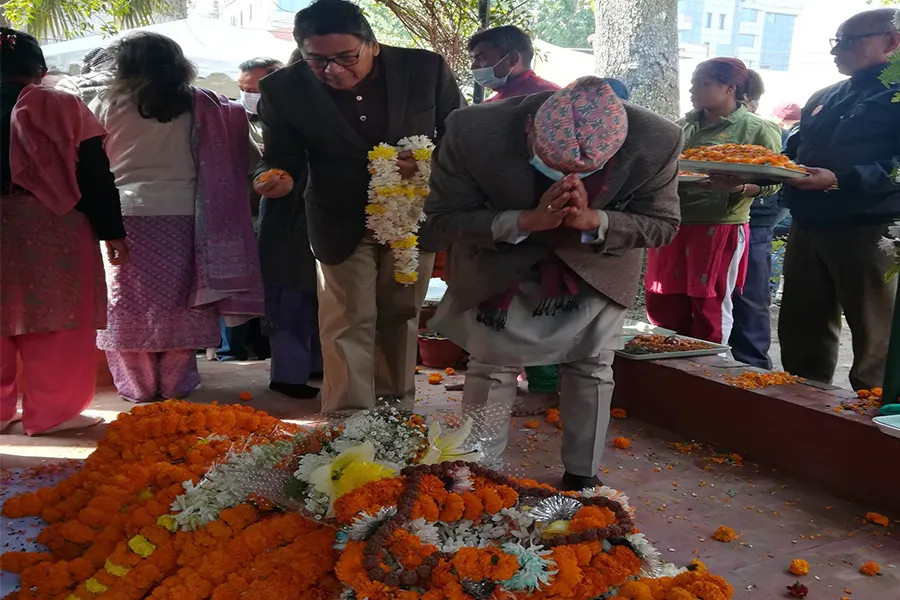 संस्थापक गभर्नरको निधनबाट अर्थतन्त्रमा ठूलो क्षति : गभर्नर अधिकारी