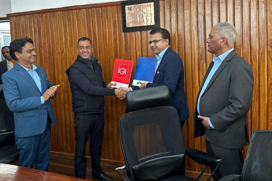 २ इन्स्योरेन्स कम्पनीले गरे मर्जरका लागि  प्रारम्भिक सम्झौता