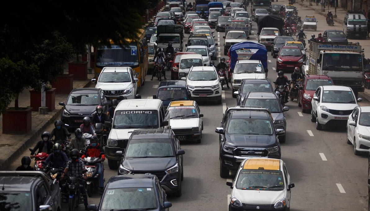 भिड बढेपछि पशुपति क्षेत्रमा सवारीको रुट पार्किङ स्थल परिवर्तन
