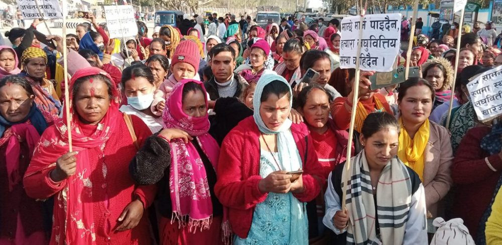 लघुवित्तका ऋणी आन्दोलित, के भन्छन् नियामक र सरोकालवाला ?