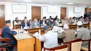 बैंक तथा लघुवित्तका समस्या गम्भीर रूपमा लिएका छौँ :  प्रधानमन्त्री