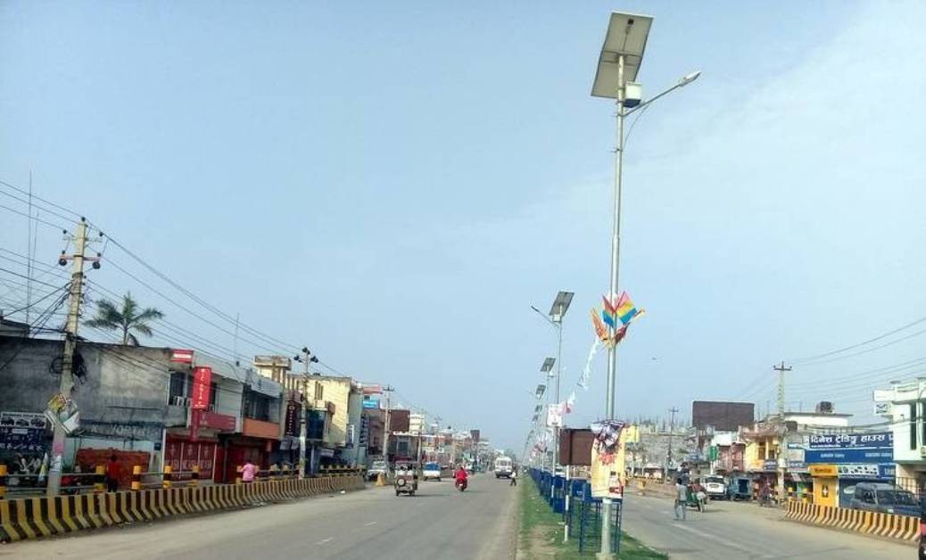 नेपालगञ्जमा ‘अस्फाल्ट’ प्रविधिमा सडक कालोपत्र गरिँदै