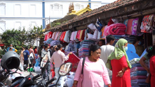 राजश्व अनुसन्धानले दुख दिएको भन्दै न्युरोडका कपडा व्यवसायी छटपटीमा 