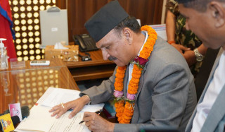 नवनियुक्त अर्थमन्त्री महतको यस्तो छ पहिलो निर्णय