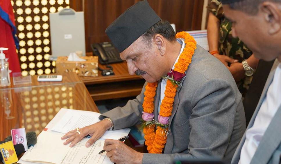नवनियुक्त अर्थमन्त्री महतको यस्तो छ पहिलो निर्णय