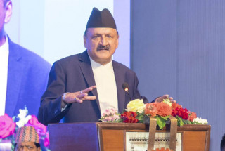 अर्थतन्त्र सुधारको दीर्घकालीन नीति बनाउँदैछौं : अर्थमन्त्री डा. महत