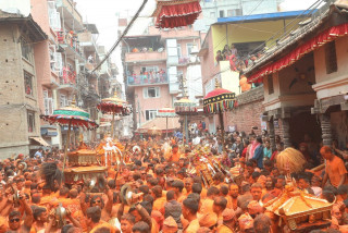 सिन्दुरे जात्रामा रङ्गियो मध्यपुरथिमि