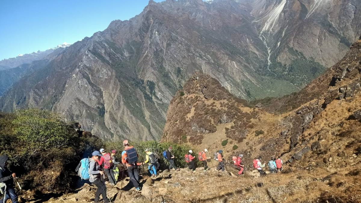 विदेशीलाईसमेत सम्मोहित पार्नसक्ने कञ्चनजङ्घा