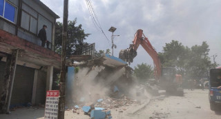 पुरानो बसपार्कस्थित प्रहरी बिटमा महानगरको डोजर