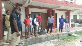 भुक्तानी नदिएपछि निर्माण व्यवसायीले कार्यकक्षमै थुने भौतिक पूर्वाधार ​​​​​​​सचिव
