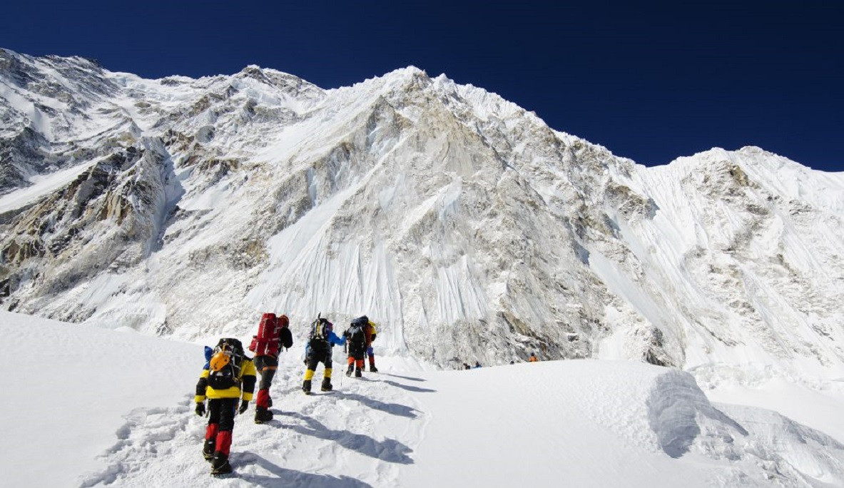 सगरमाथा आरोहणमा इतिहासकै बढी आरोही