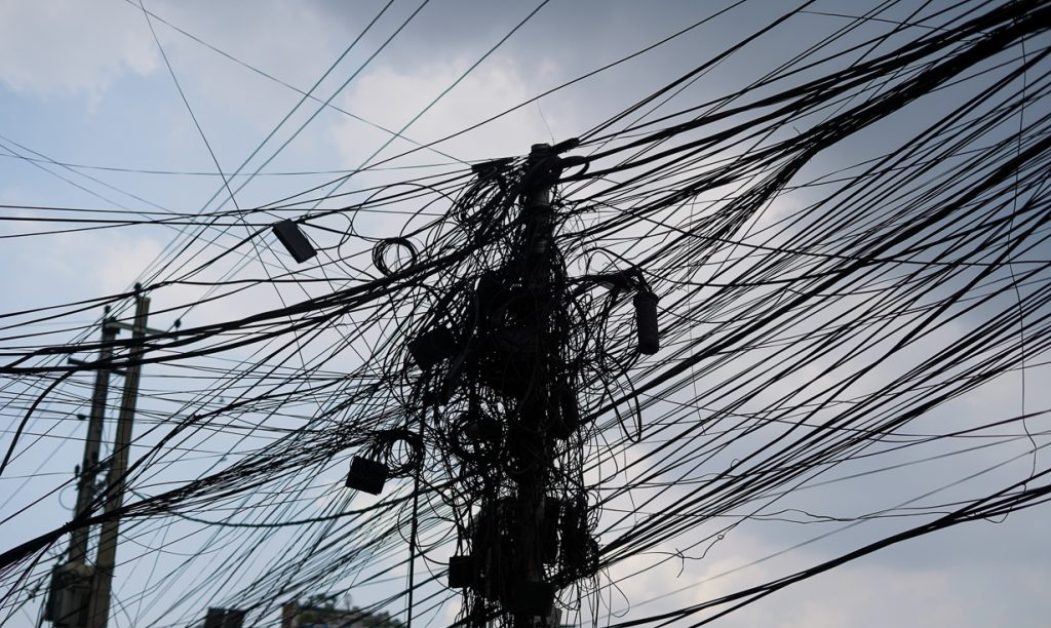 काठमाडौं महानगरभित्रका अव्यवस्थित तार हटाउन सुरु, ५० प्रतिशत तार हटाइने