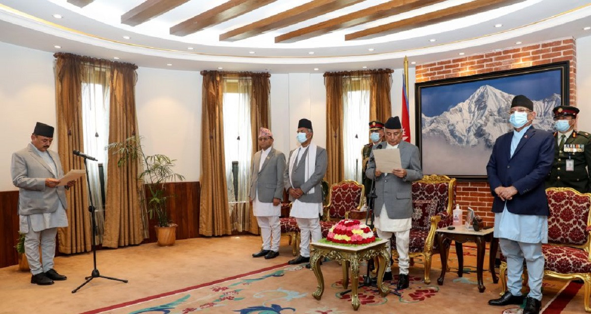 मन्त्री आचार्यले लिए शपथ, महिन्द्र राय यादवको मन्त्रालय फेरियो