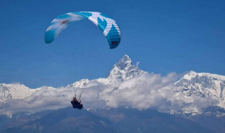 पोखरा प्याराग्लाइडिङ उडानको शूल्क घट्यो