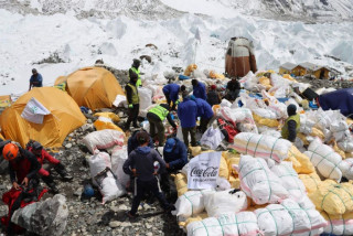 सफा हिमाल अभियान २०२३ द्वारा ४५ दिन मै ३५ टन फोहोर संकलन
