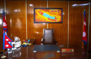 ‘अखण्ड भारत’ को काउन्टरमा बालेन, कार्यकक्षमा राखे सुगौली सन्धी अघिको नेपालको नक्सा