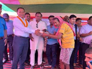 कुलमानको नयाँ काम – विपन्न वर्गलाई निःशुल्क विद्युत् मिटर वितरण