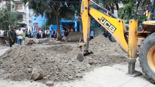 अनामनगरको सार्वजनिक जग्गामा महानगरले डोजर चलाएपछि विरोध