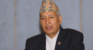 बैंकहरुले पुँजी नबढाउनु,  स्प्रेड दर ४ प्रतिशतभन्दा नघटाउनु : डा. खतिवडा