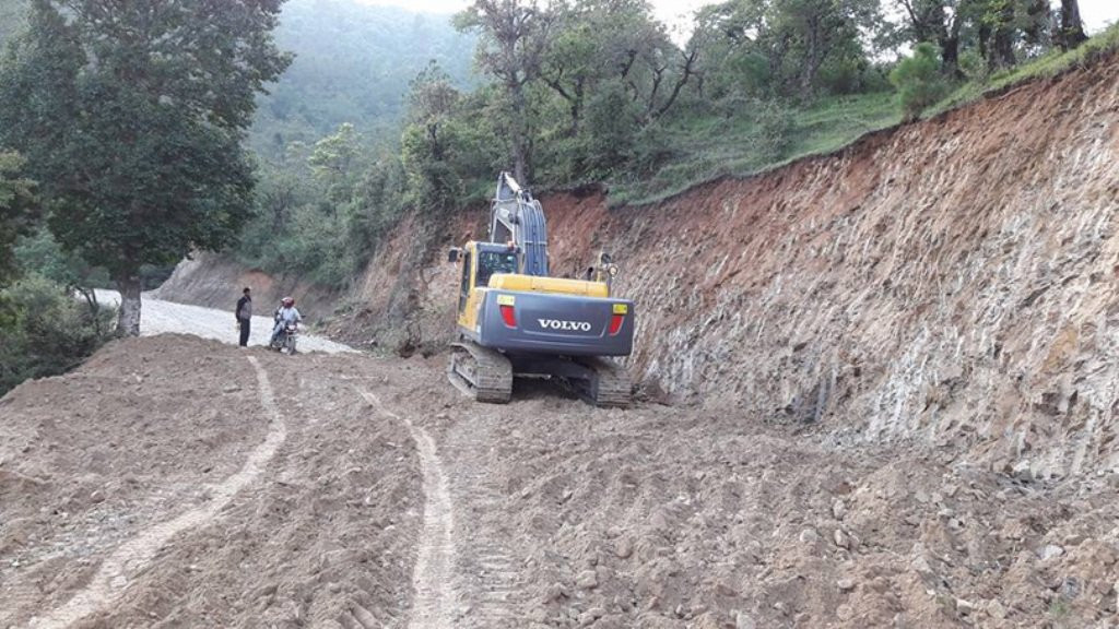 मध्यपहाडी राजमार्ग : आयोजना खप्टिएको खण्डमा निर्माण अन्योल