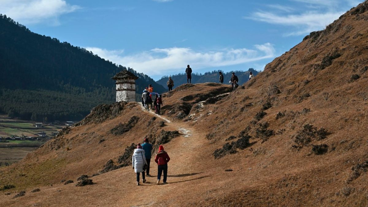 भुटानमा पर्यटकले प्रतिदिन खर्च गर्नुपर्ने सीमा घट्यो