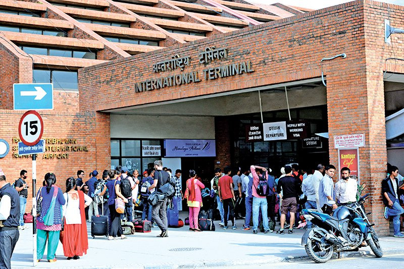 त्रिभुवन विमानस्थलमा  यात्रुको बिदाइ र स्वागतमा ३ जना मात्रै जान पाइने