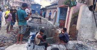 सामाखुसी खोलामाथि निर्माण गरिएको ‘स्ल्याब’ हटाउन थालियो