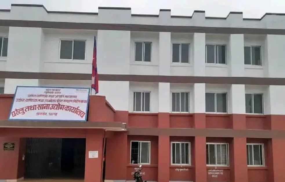 एक वर्षमा १ सय ४३ फर्म खारेज