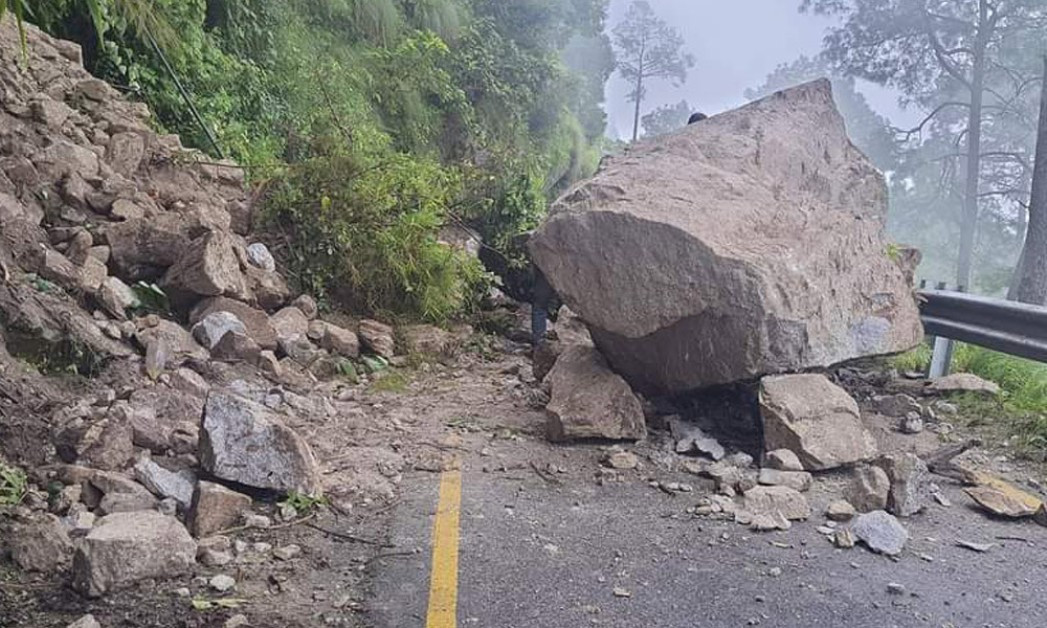 त्रिभुवन राजपथको पहिरो पन्छाई यातायात सञ्चालन