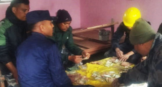 कागबेनीको बाढीमा हराएको दुईवटा दानपेटिका भेटियो