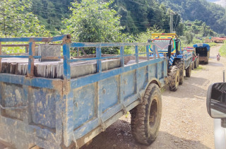 नेपालका मुख्य सहरमा निर्यात हुन्छ ताराखोलाको ढुङ्गा