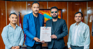 बालेनसँग मिलेर काठमाडौंमा ५० क्रिकेट प्रशिक्षक उत्पादन गर्दै पारस खड्का