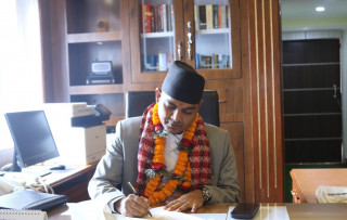 अर्थतन्त्रका चुनौती सामना गरिन्छ : अर्थसचिव पुस्कर