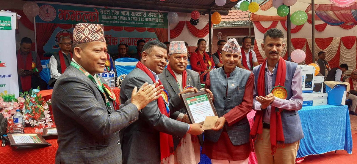 समस्यामा रहेका सहकारीको उपचार गदैं अनुगमन गर्छौ : नगरप्रमुख खत्री 