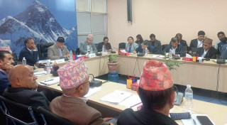 सडकको खाल्डाखुल्डी पुर्नेबारे मन्त्री ज्वालाले भने, ‘पानी परिरहेको छ, बजेट पनि छैन’