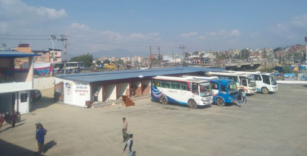 बालेनले भत्काउन खोजेको पूर्व अरनिको यातायात प्रालिको बसपार्क सञ्चालनमा 