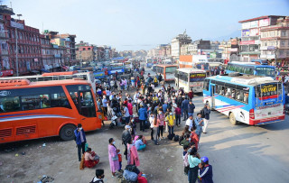 उपत्यकाबाट ३ दिनमा १ लाख ५० हजार यात्रु बाहिरिए