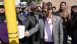 बबरमहलमा पैदलयात्रु आफैंले बटन थिचेर ट्राफिक लाइट बाल्ने प्रविधि सञ्चालनमा