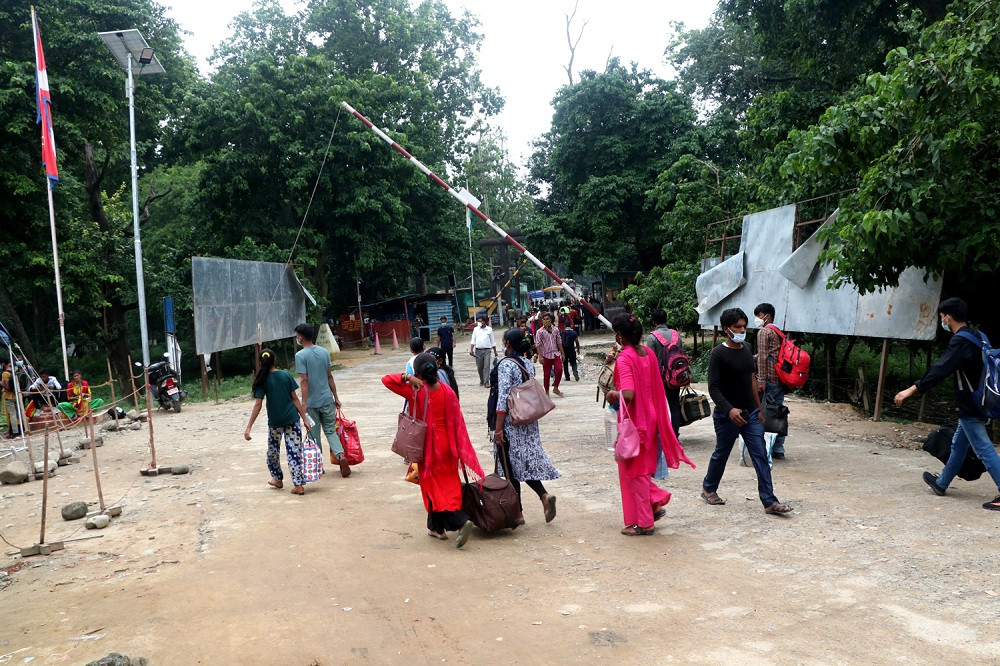 त्रिनगर नाकाबाट कृषिजन्य वस्तुको आयात चार महिनादेखि ठप्प