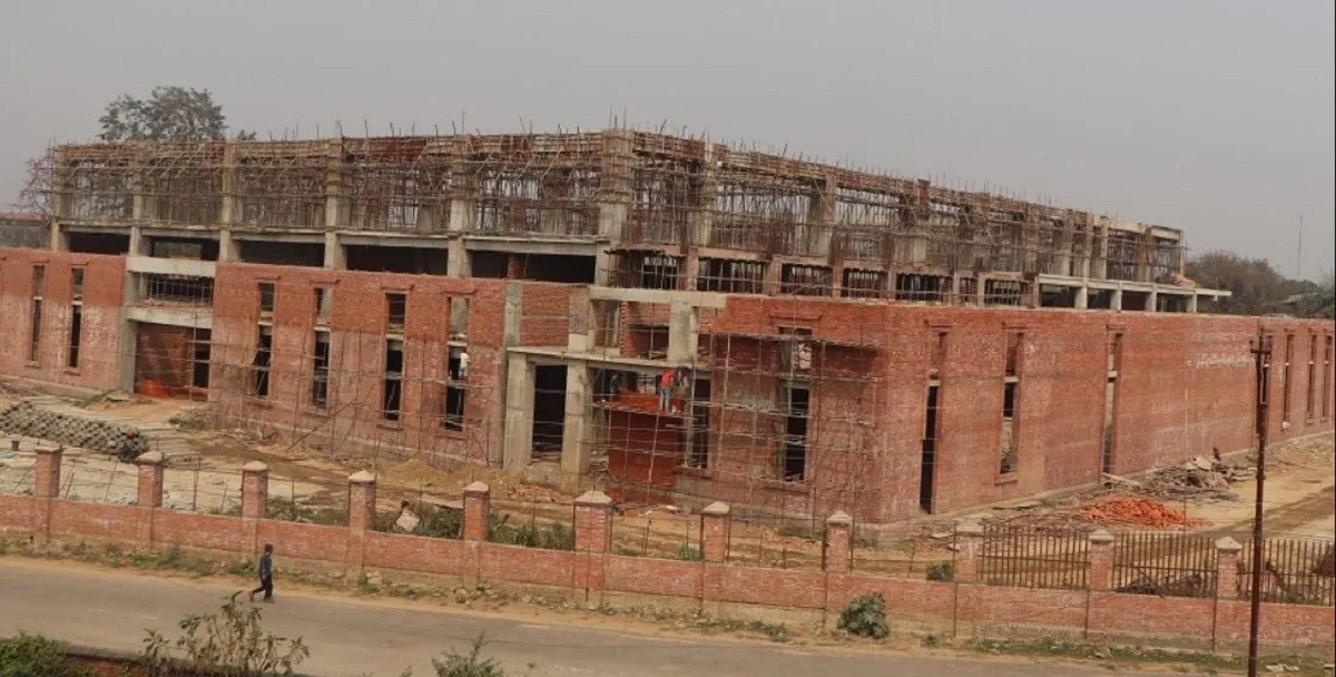 तीन वर्षमा सिटीहल निर्माण ५५ प्रतिशत मात्र