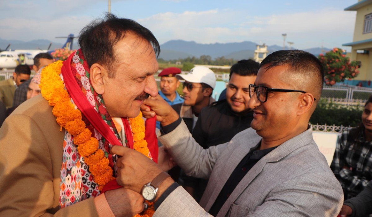 एनसेलको शेयर बिक्रीबारे सरकारलाई जानकारी छैन : अर्थमन्त्री महत