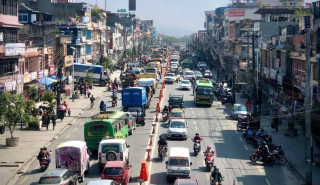 पोखरामा अझै गुडिरहेका छन् बीस वर्ष पुराना सवारीसाधन