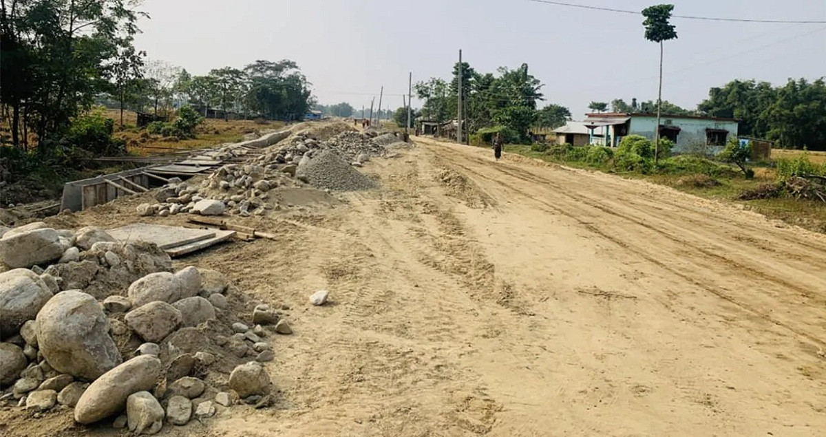 लोमान्थाङ चक्रपथ आयोजनाको दश किलोमिटर स्तरोन्नति